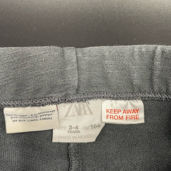 Zara boys 3-4T bugs bunny & Sylvester themed leggings - Picture 2 of 6